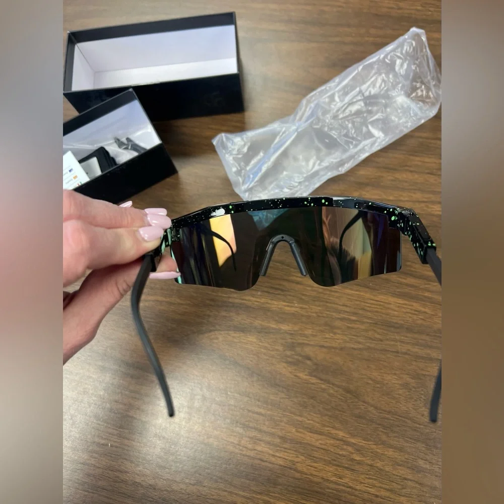 AgoKud Polarized Sunglasses. Sports colored.